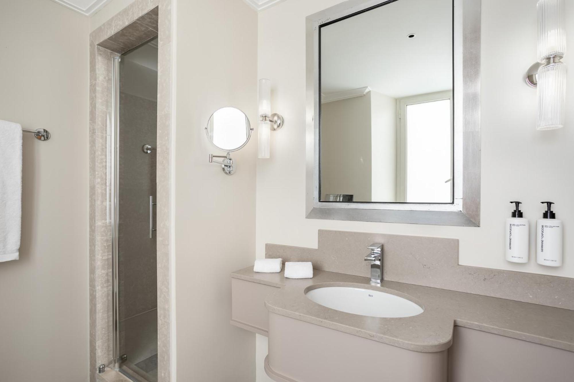 Capo D´áfrica – Colosseo 4* Roma
